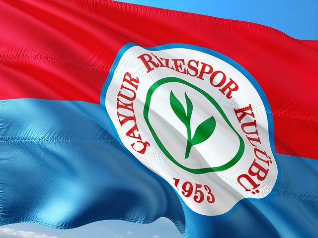 打疯了！国米横扫科莫登顶，劳塔罗回应质疑，齐沃激活水货太神